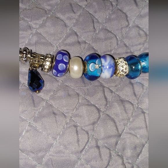 Silver murano Shades Of Blue glass bead bracelet - Picture 3 of 9